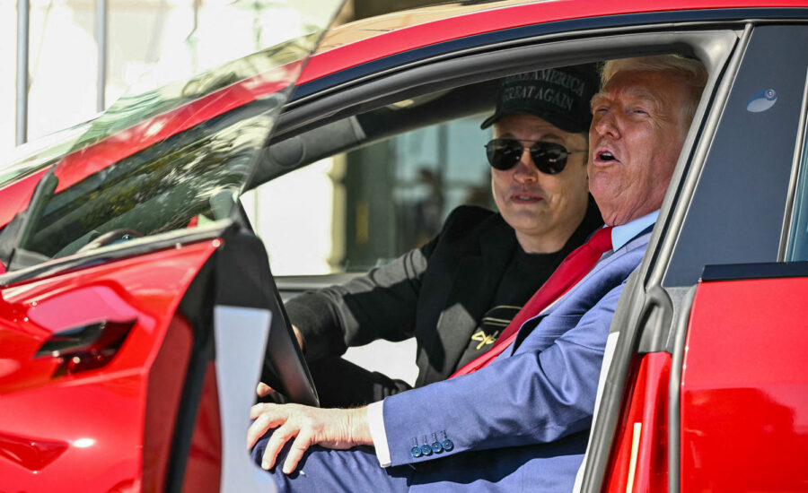 Elon Musk railed against reporting self-driving car crashes. The DOT just killed the rule.