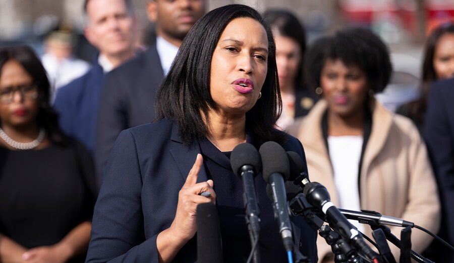 GOP spending bill would force DC to cut $1B from city government, officials say