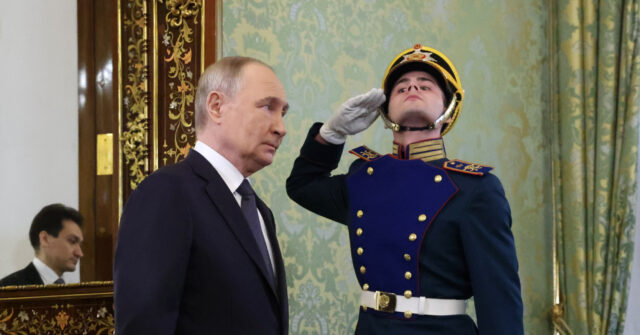 Kremlin Confirms Trump-Putin Phone Call Taking Place on Monday