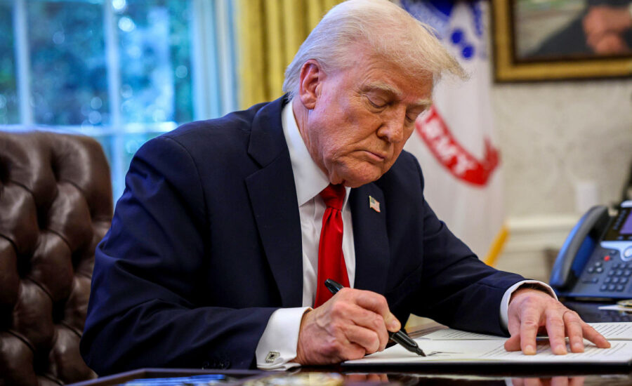 Appeals court temporarily helps Trump on tariffs appeal