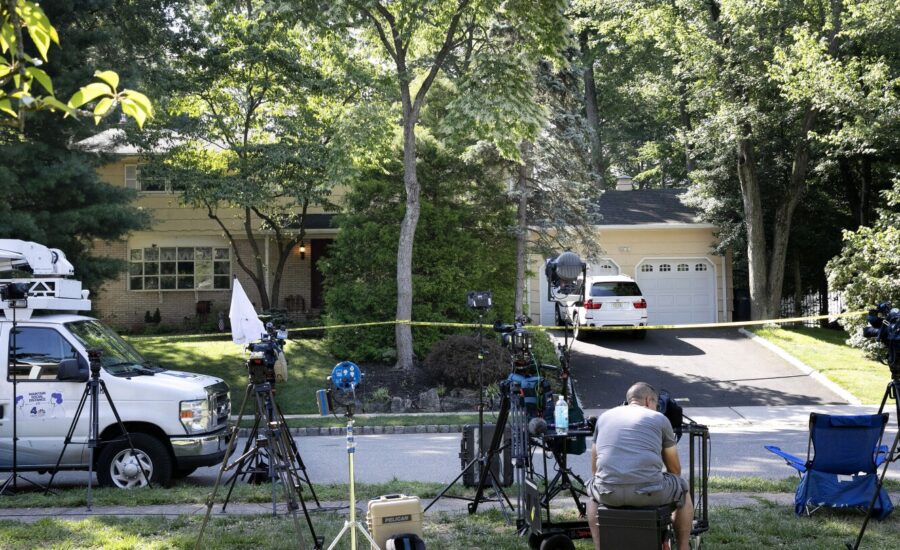 Judges detail rise in threats, ‘pizza doxings,’ as Trump ramps up criticism…