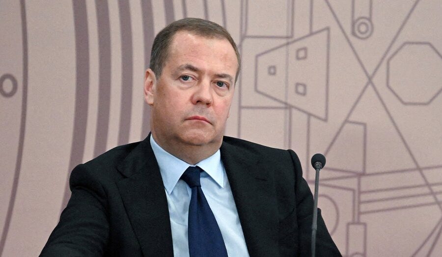 Russia’s Medvedev says Europe’s ‘coalition of the willing’ failed to outplay Trump after Zelenskyy meeting