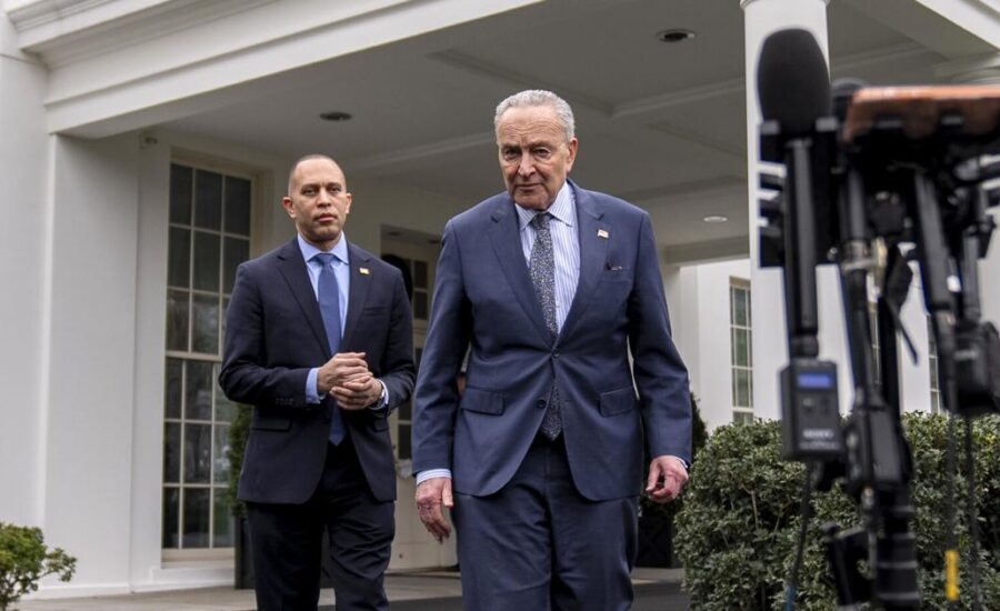 Shutdown standoff deepens ahead of crucial meeting at the White House