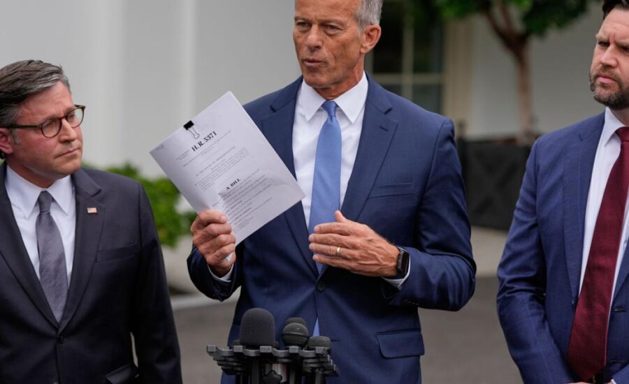 US government on brink of first shutdown in almost 7 years amid partisan standoff