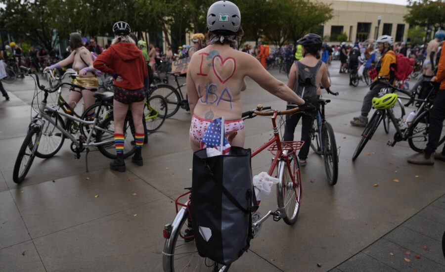 Naked bike riders demonstrate against troops in Portland…