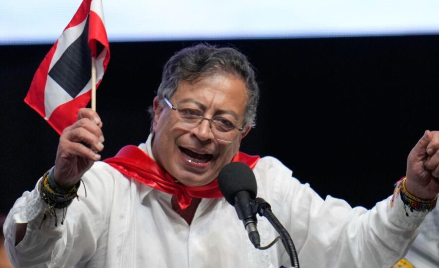 Trump calls Colombia’s Petro an ‘illegal drug dealer’ and announces an end to US aid to the country