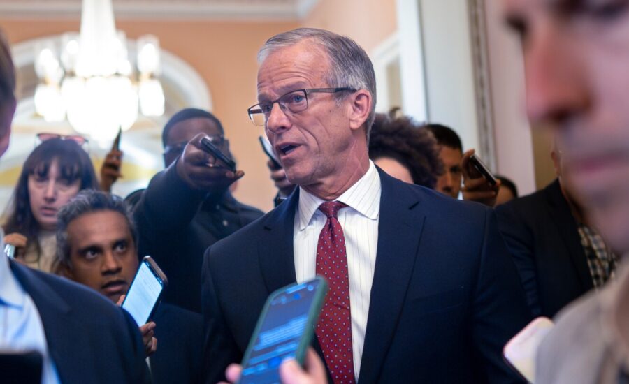Senate Republicans head to White House amid stalemate on shutdown