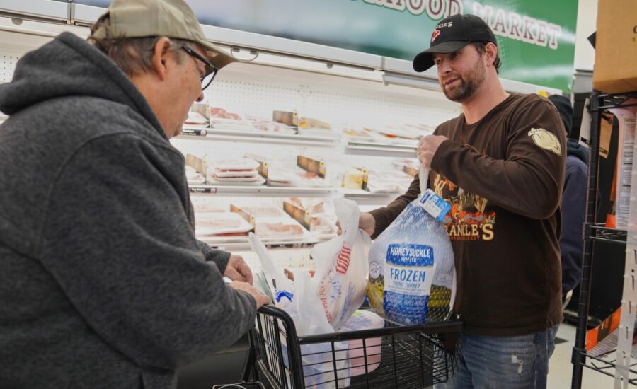 Grocery stores are anxious for customers to get SNAP benefits restored