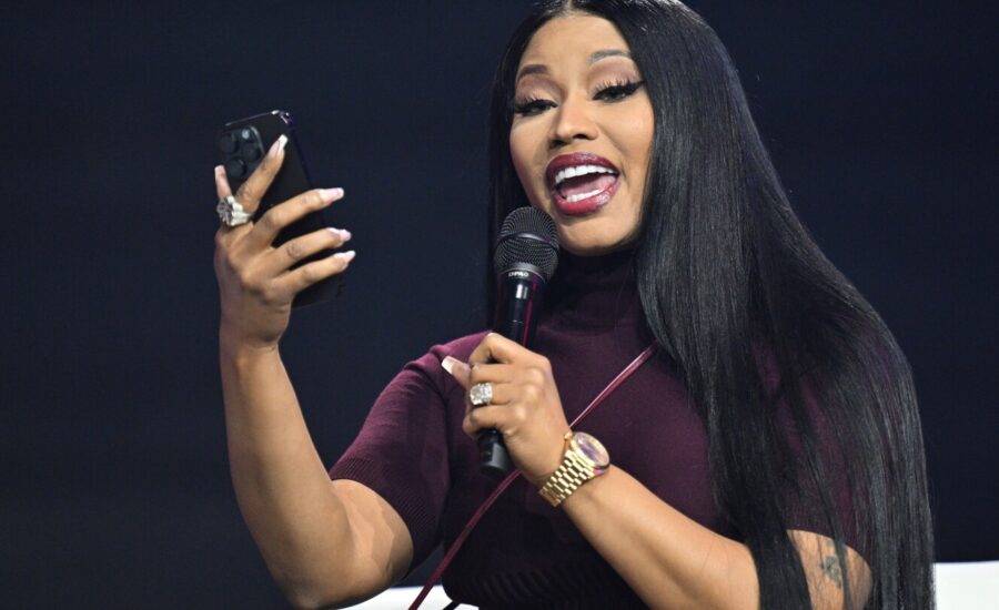 Nicki Minaj praises Trump, Vance at Arizona conservative event
