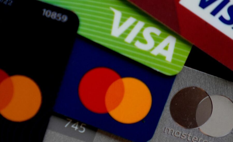 Trump pushes a 1-year, 10% cap on credit card interest rates. Banks balk