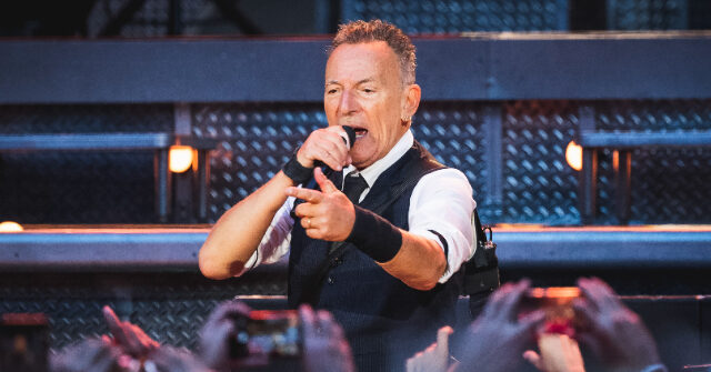 Bruce Springsteen Calls Trump ‘Wannabe King’ While Announcing His U.S. Tour ‘ In Defense of America’