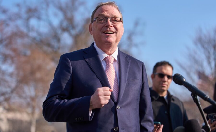 WH adviser Hassett urges ‘discipline’ for Fed economists over tariff study