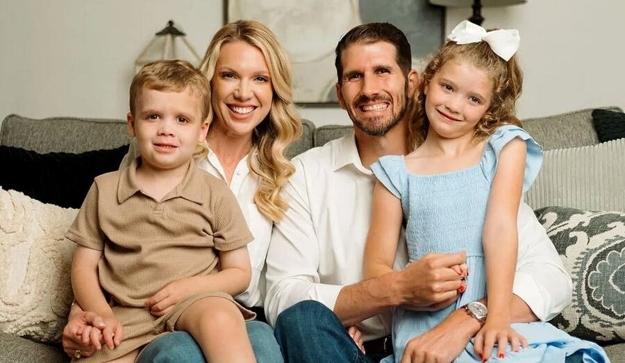 Trump-backed mortgage banker defeats pilot in GOP primary runoff to replace Wesley Hunt