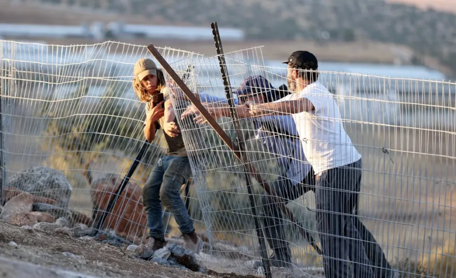 Huckabee issues rare rebuke of Israeli settlers’ siege of Palestinian homes in West Bank