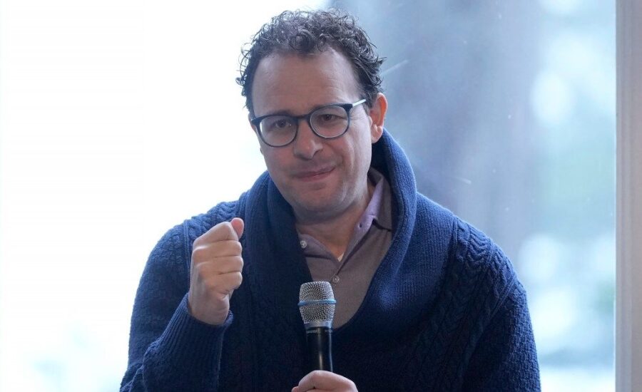 Anthropic CEO Amodei to have dinner with Trump at White House